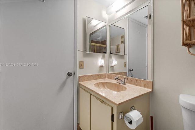 7740 NW 50th St 408, Lauderhill, FL 33351