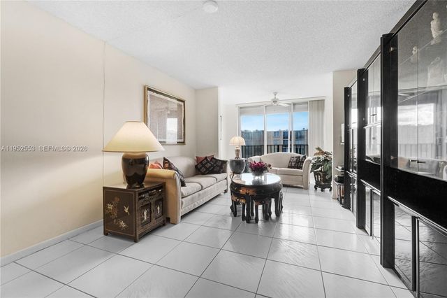 7740 NW 50th St 408, Lauderhill, FL 33351