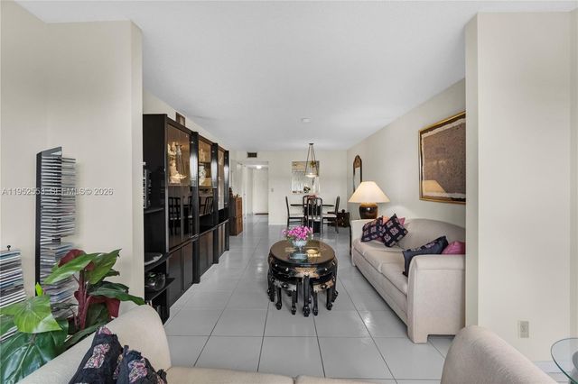 7740 NW 50th St 408, Lauderhill, FL 33351