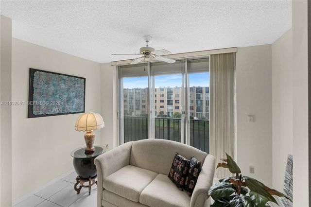 7740 NW 50th St 408, Lauderhill, FL 33351