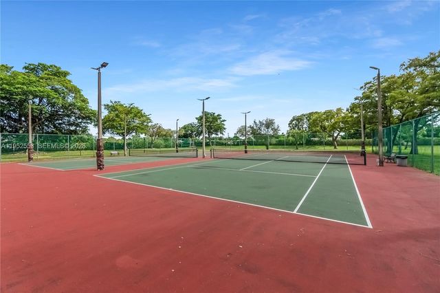 7740 NW 50th St 408, Lauderhill, FL 33351