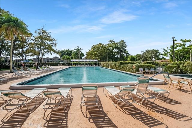 7740 NW 50th St 408, Lauderhill, FL 33351