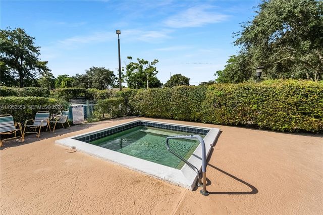 7740 NW 50th St 408, Lauderhill, FL 33351