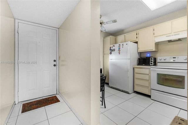 7740 NW 50th St 408, Lauderhill, FL 33351