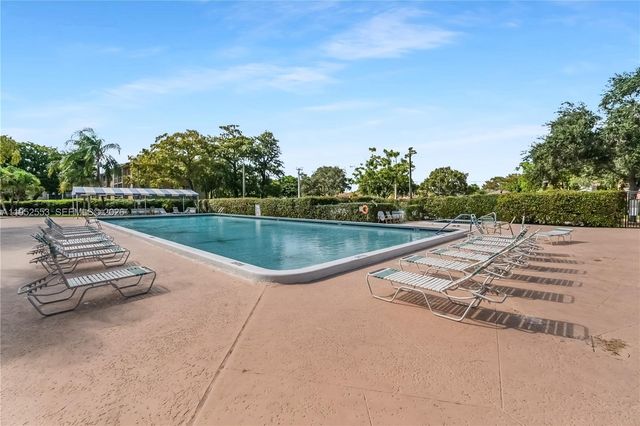 7740 NW 50th St 408, Lauderhill, FL 33351