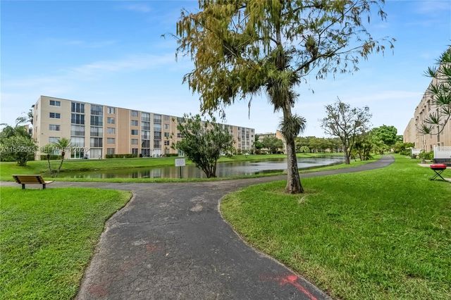 7740 NW 50th St 408, Lauderhill, FL 33351