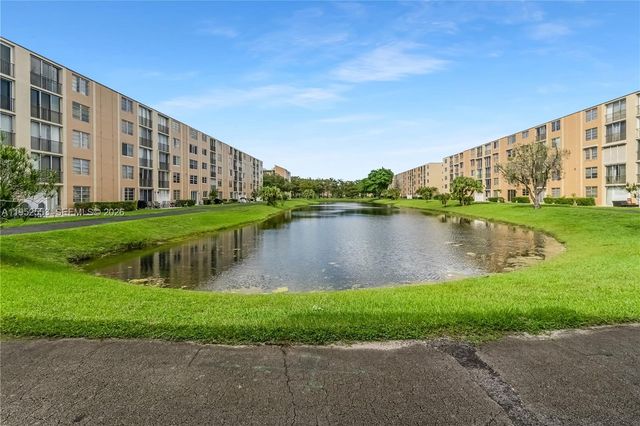 7740 NW 50th St 408, Lauderhill, FL 33351