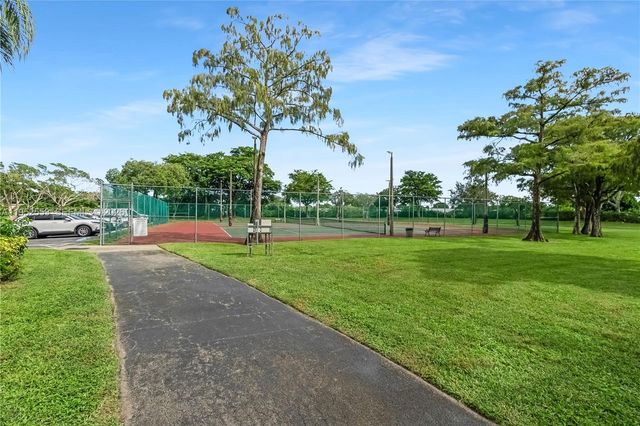 7740 NW 50th St 408, Lauderhill, FL 33351