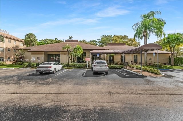 7740 NW 50th St 408, Lauderhill, FL 33351