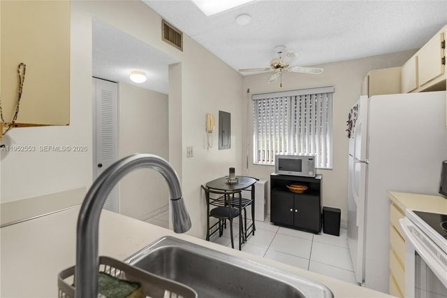 7740 NW 50th St 408, Lauderhill, FL 33351