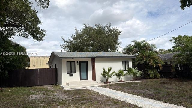 1621 SW 11th Court, Fort Lauderdale, FL 33312