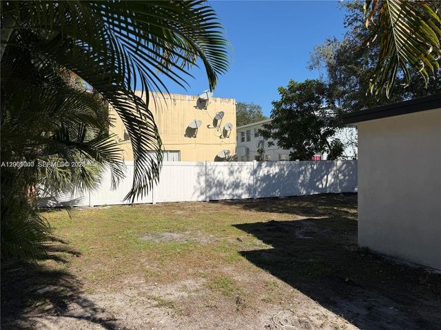 1621 SW 11th Court, Fort Lauderdale, FL 33312