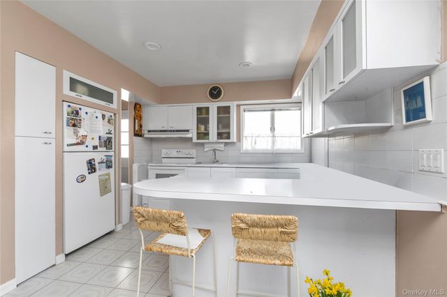 376 1st Street, Mineola, NY 11501