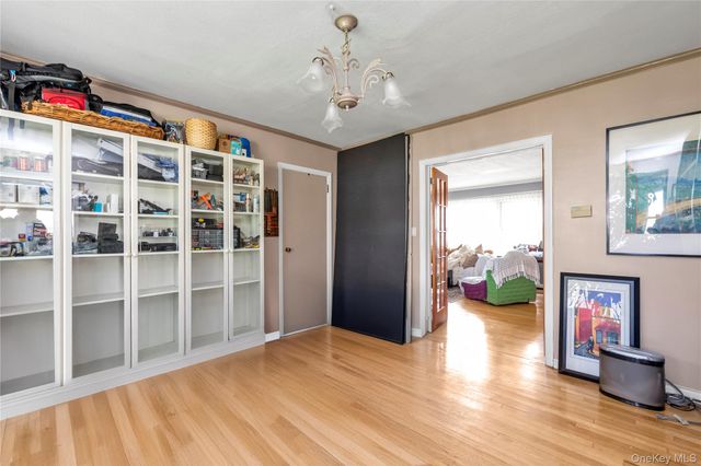 376 1st Street, Mineola, NY 11501
