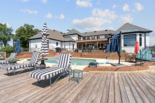 2512 Lewisburg Hwy, Fayetteville, TN 37334