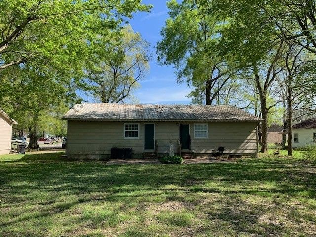 409 E Moore St, Tullahoma, TN 37388
