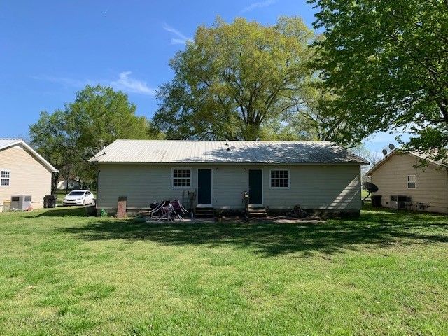 409 E Moore St, Tullahoma, TN 37388