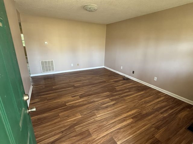 409 E Moore St, Tullahoma, TN 37388