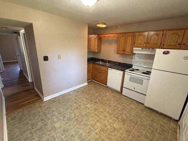 409 E Moore St, Tullahoma, TN 37388