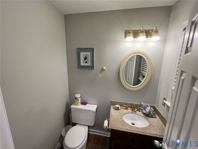 8336 Devils Den Ln, Mechanicsville, VA 23111
