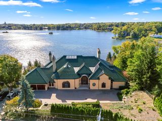 1567 Island Lane, Bloomfield Hills, MI 48302