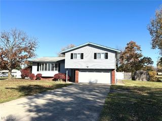 7610 Royal Ridge Drive, Parma, OH 44129