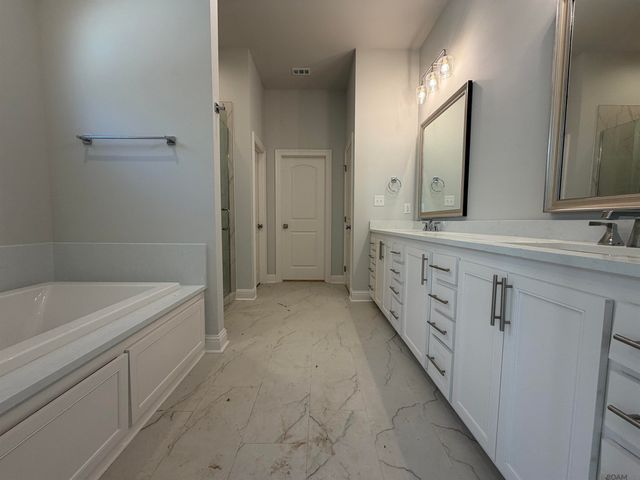 220 Fosters Way, Thibodaux, LA 70301