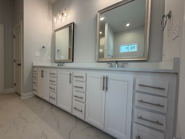 220 Fosters Way, Thibodaux, LA 70301