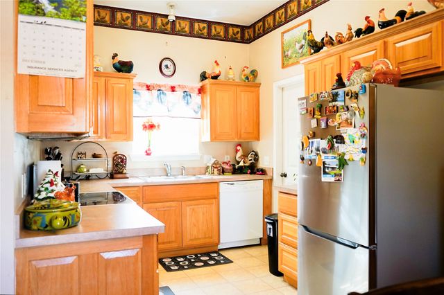 3740 Castlegate Drive, Paris, TX 75462