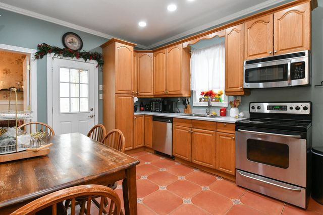 144 STUYVESANT AVE, Kearny, NJ 07032