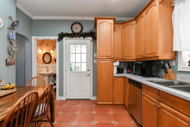 144 STUYVESANT AVE, Kearny, NJ 07032