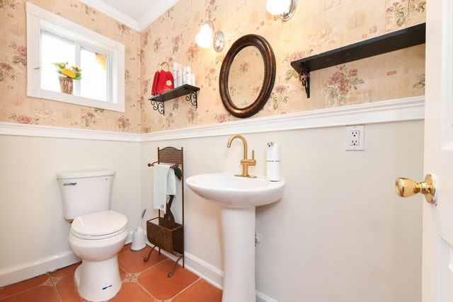 144 STUYVESANT AVE, Kearny, NJ 07032