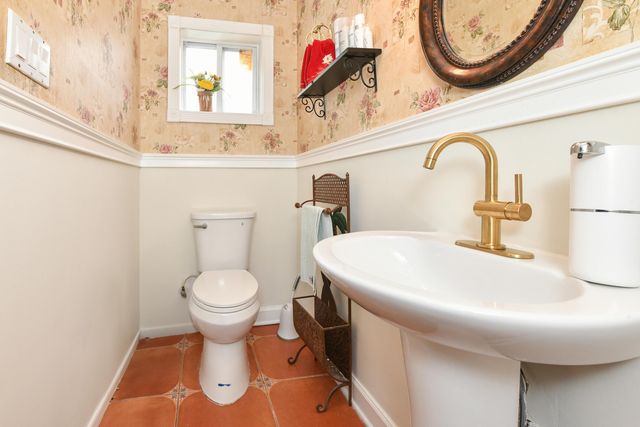 144 STUYVESANT AVE, Kearny, NJ 07032