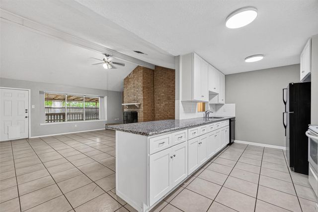 16614 Blackhawk Boulevard, Friendswood, TX 77546