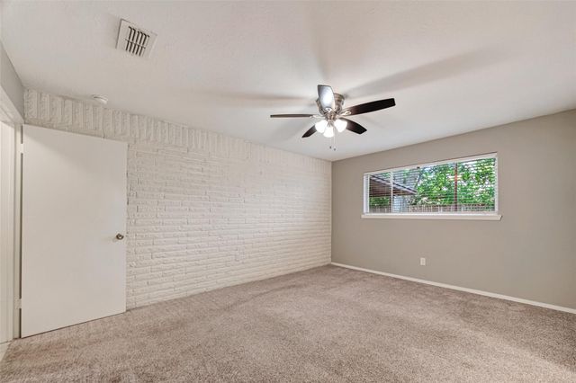 16614 Blackhawk Boulevard, Friendswood, TX 77546