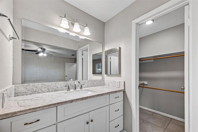 16614 Blackhawk Boulevard, Friendswood, TX 77546