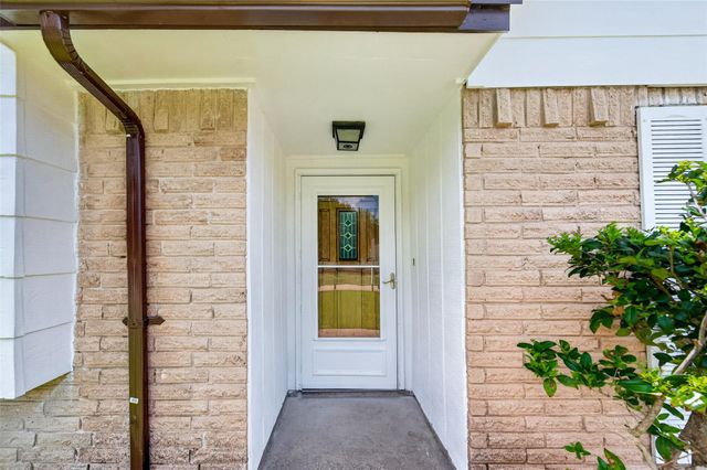 16614 Blackhawk Boulevard, Friendswood, TX 77546