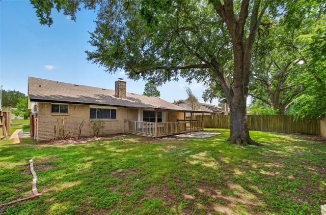 16614 Blackhawk Boulevard, Friendswood, TX 77546