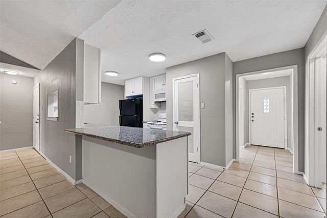 16614 Blackhawk Boulevard, Friendswood, TX 77546