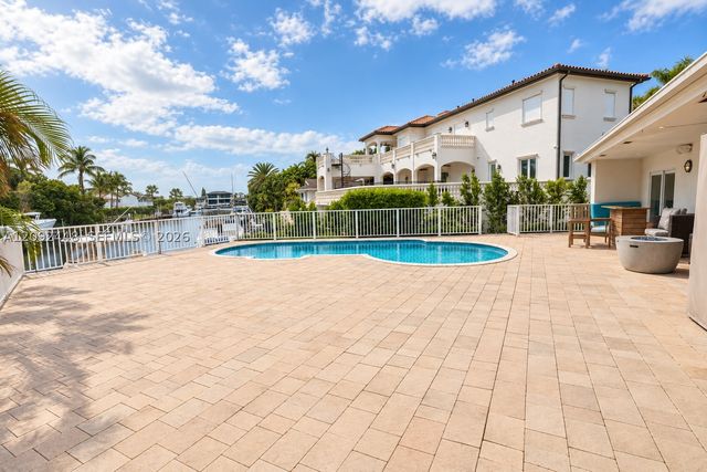 705 Bella Vista Ave, Coral Gables, FL 33156