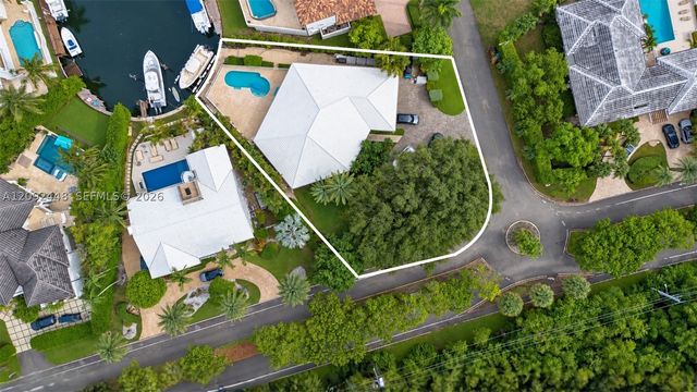 705 Bella Vista Ave, Coral Gables, FL 33156