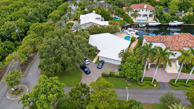 705 Bella Vista Ave, Coral Gables, FL 33156
