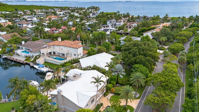 705 Bella Vista Ave, Coral Gables, FL 33156
