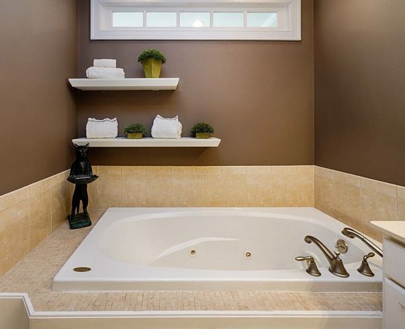 69 Carriage Hill Circle 69, Southborough, MA 01772