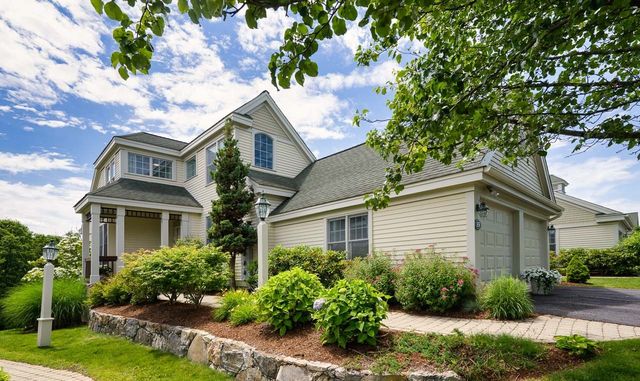 69 Carriage Hill Circle 69, Southborough, MA 01772