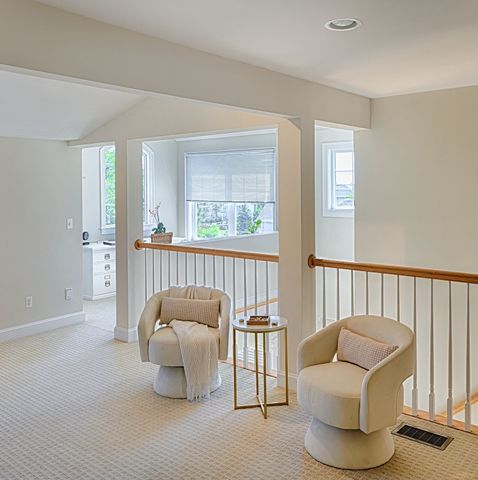 69 Carriage Hill Circle 69, Southborough, MA 01772