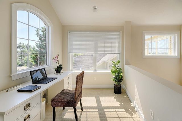 69 Carriage Hill Circle 69, Southborough, MA 01772