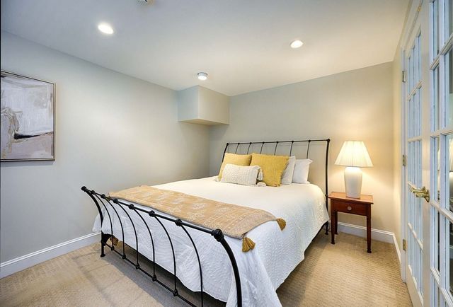 69 Carriage Hill Circle 69, Southborough, MA 01772