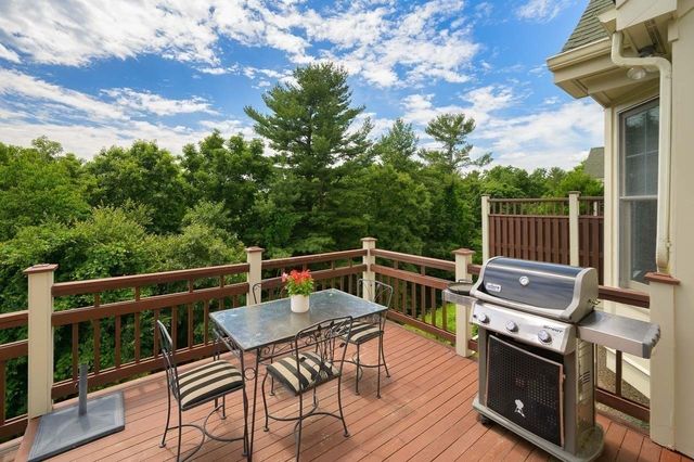 69 Carriage Hill Circle 69, Southborough, MA 01772