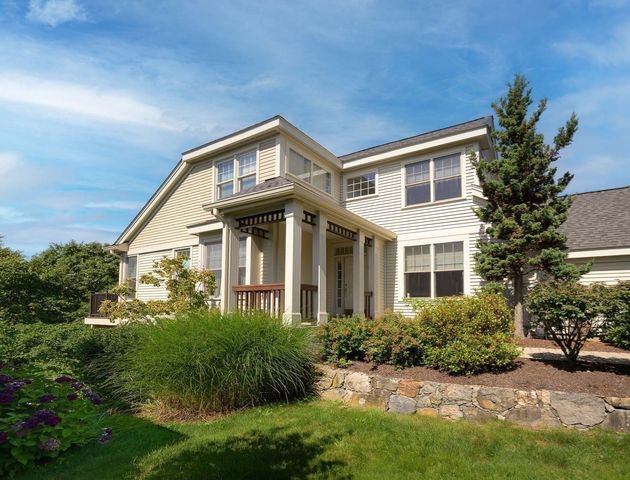69 Carriage Hill Circle 69, Southborough, MA 01772